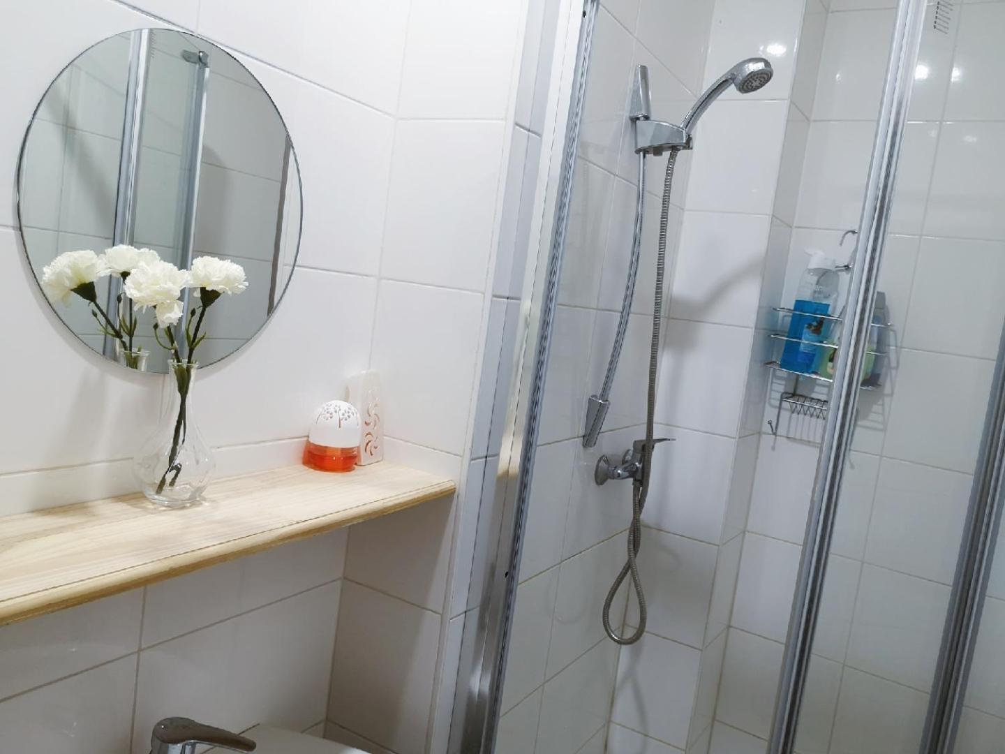 A Private Room For Backpacker Share Bathroom Brussels Exterior photo